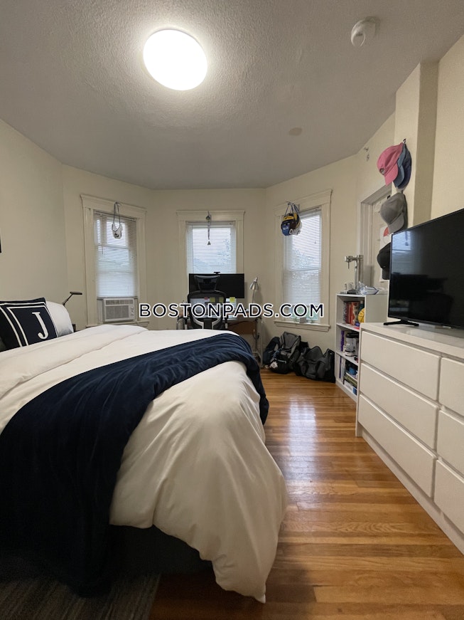Medford - $3,300+ /mo