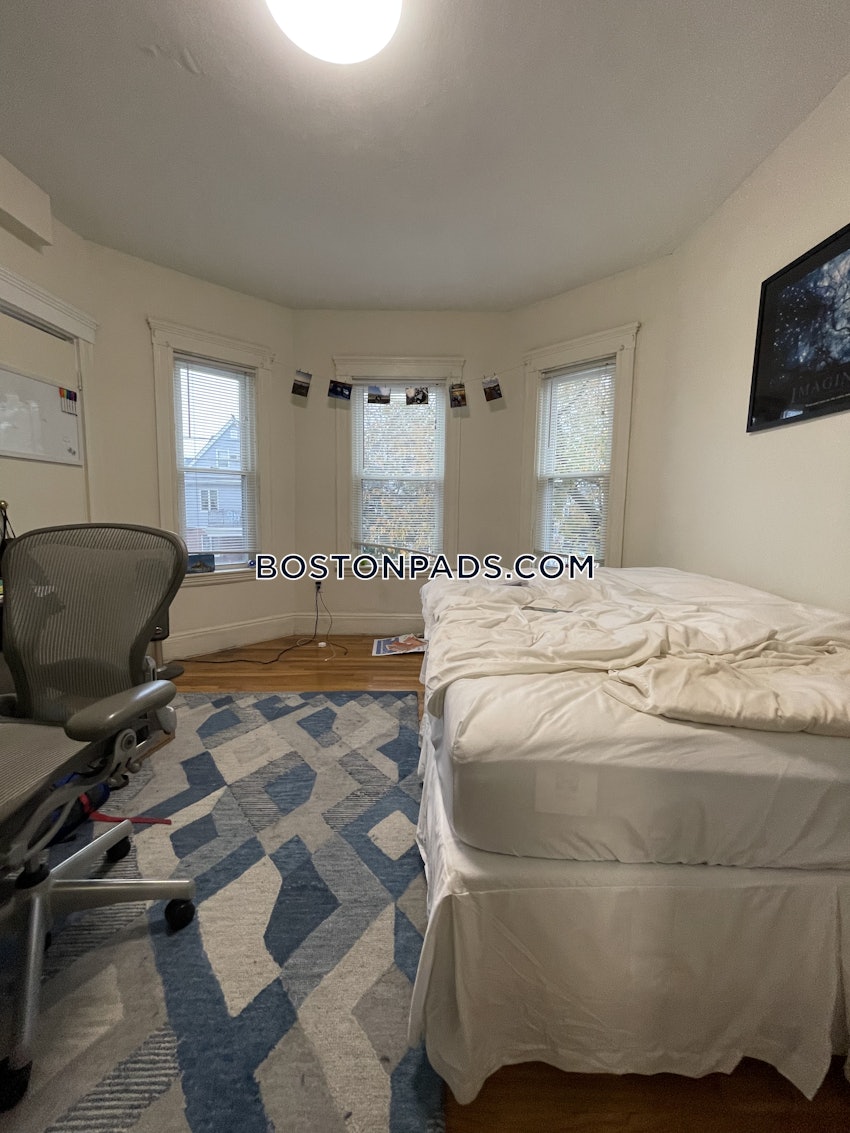 MEDFORD - TUFTS - 2 Beds, 1 Bath - Image 16