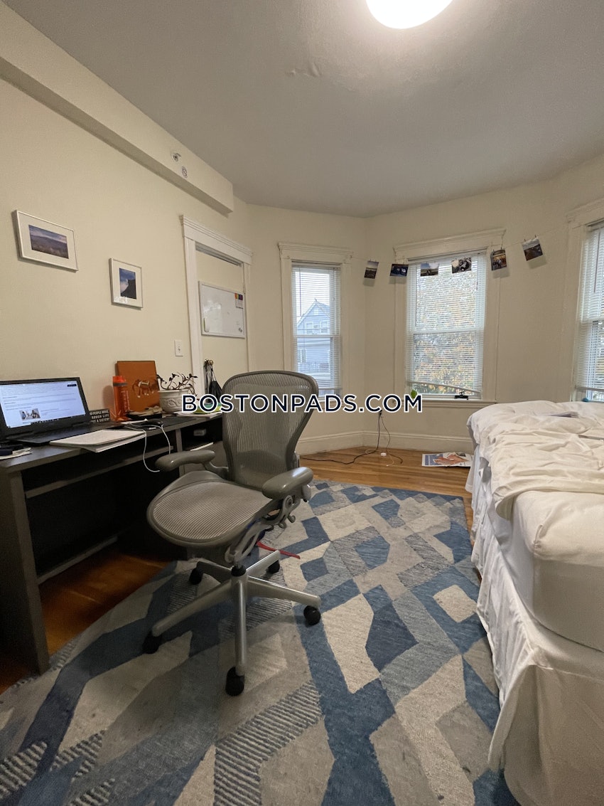 MEDFORD - TUFTS - 2 Beds, 1 Bath - Image 3