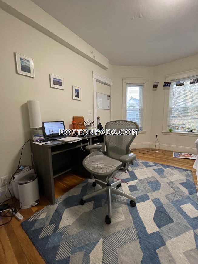 Medford - $3,300+ /mo