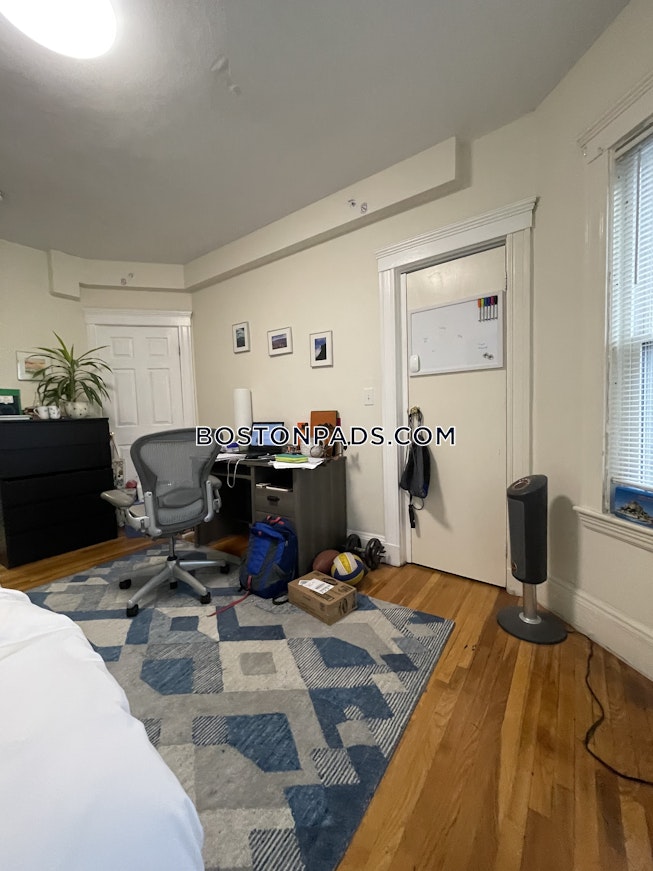 Medford - $3,300+ /mo