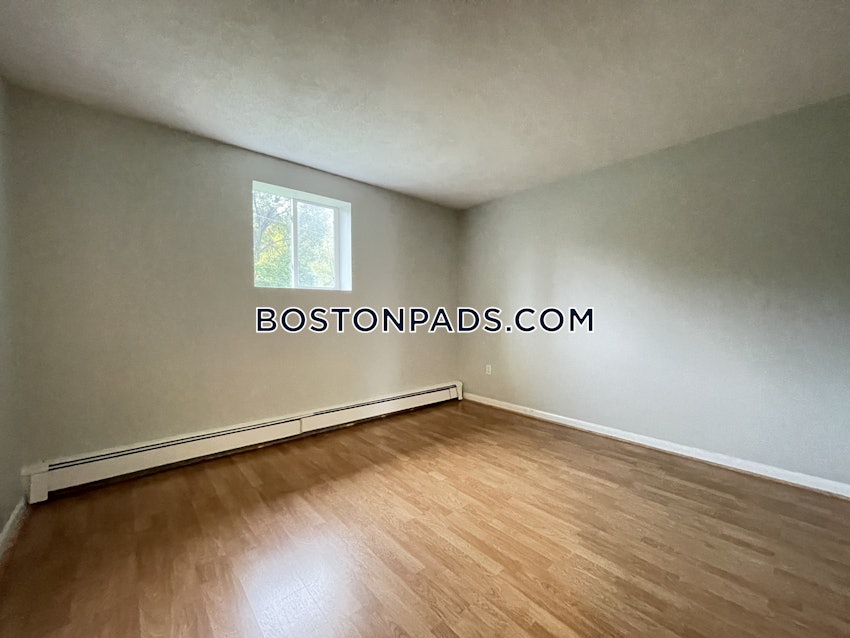 NEWTON - CHESTNUT HILL - 2 Beds, 1 Bath - Image 4