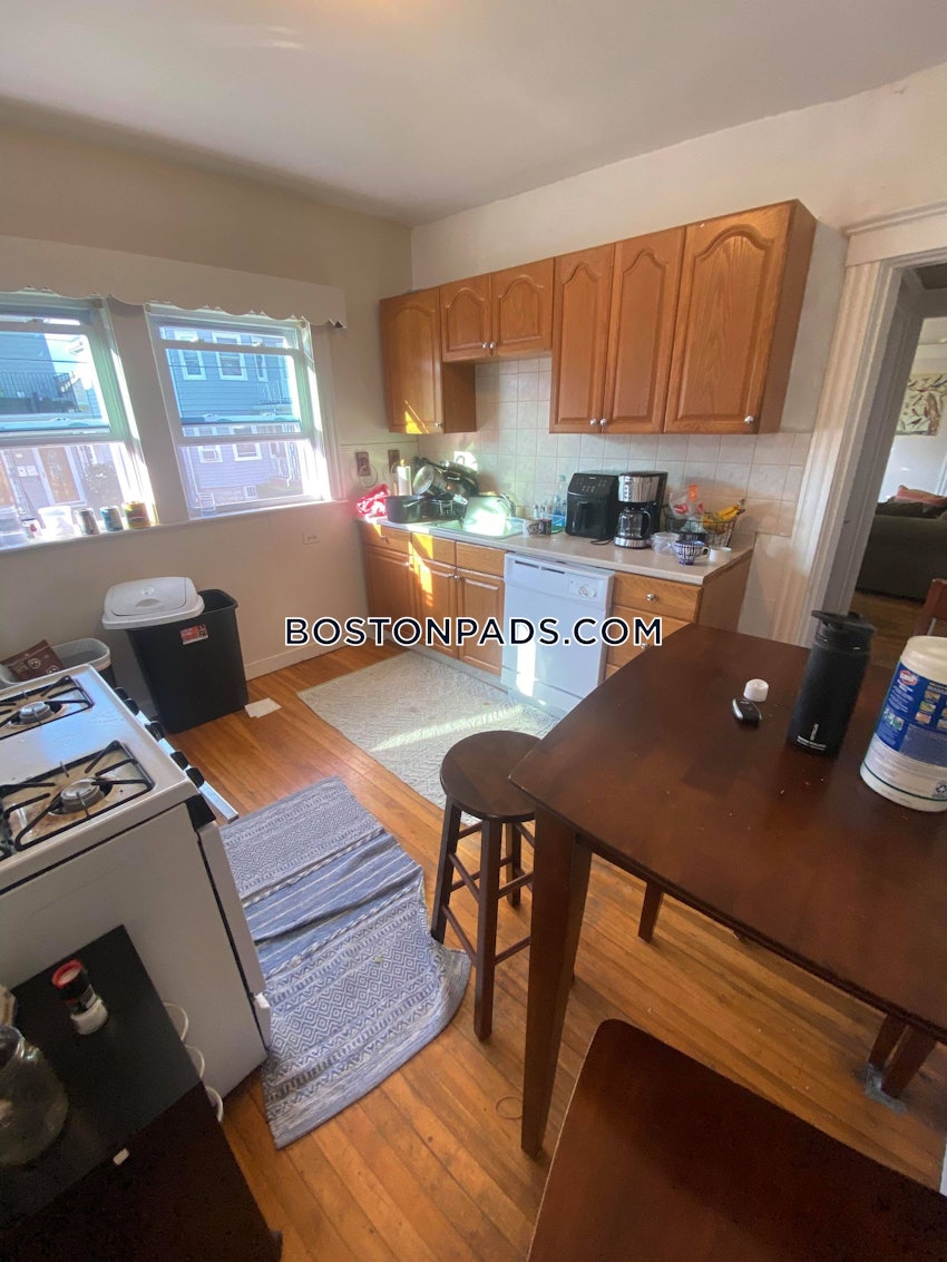 SOMERVILLE - TUFTS - 4 Beds, 1 Bath - Image 1