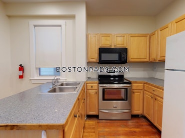 Boston - 4 Beds, 2 Baths