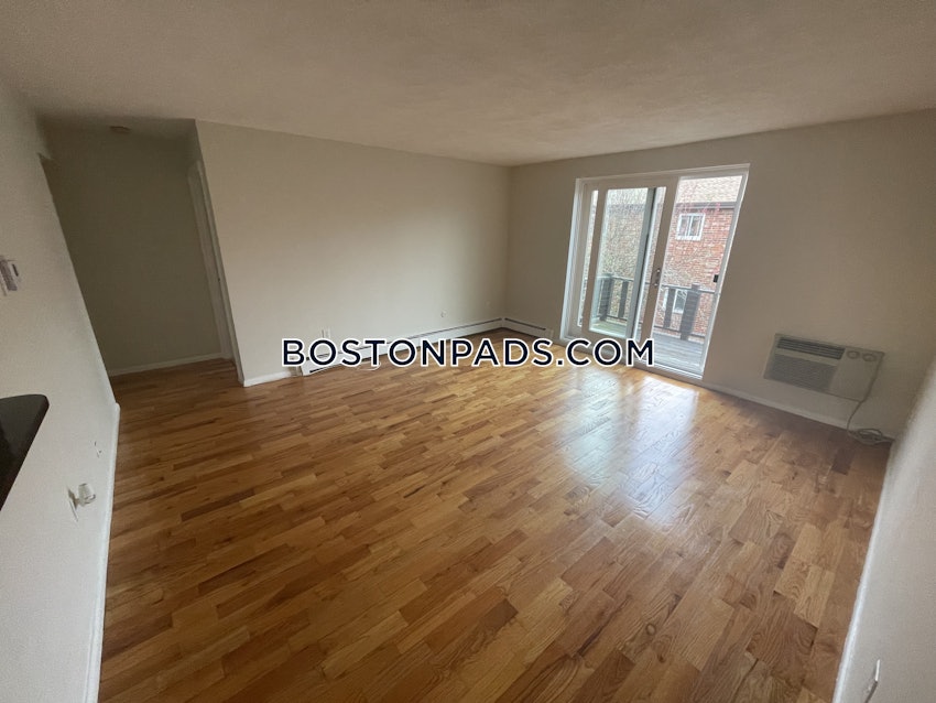 NEWTON - CHESTNUT HILL - 2 Beds, 1 Bath - Image 12