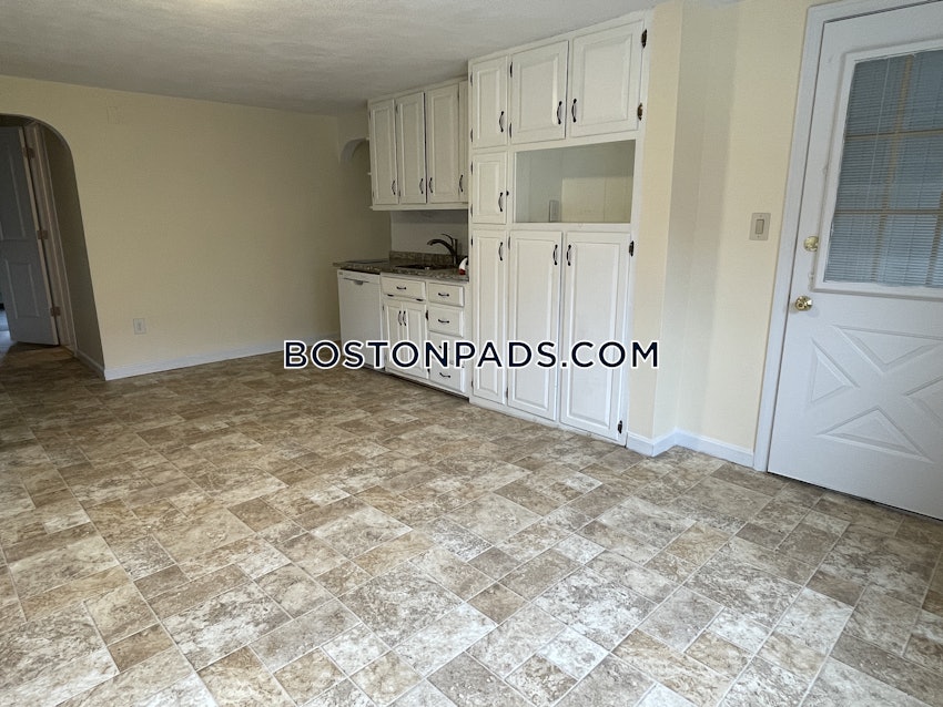 MEDFORD - MEDFORD SQUARE - 3 Beds, 1 Bath - Image 8