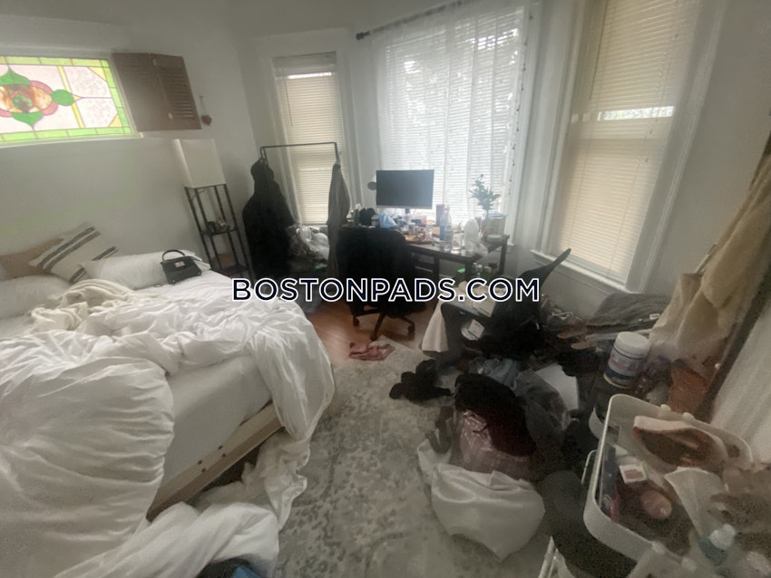 SOMERVILLE - TUFTS - 3 Beds, 1 Bath - Image 45