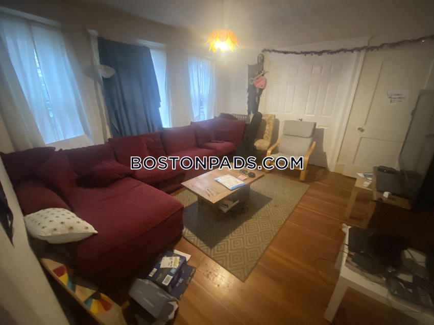 SOMERVILLE - TUFTS - 3 Beds, 1 Bath - Image 43