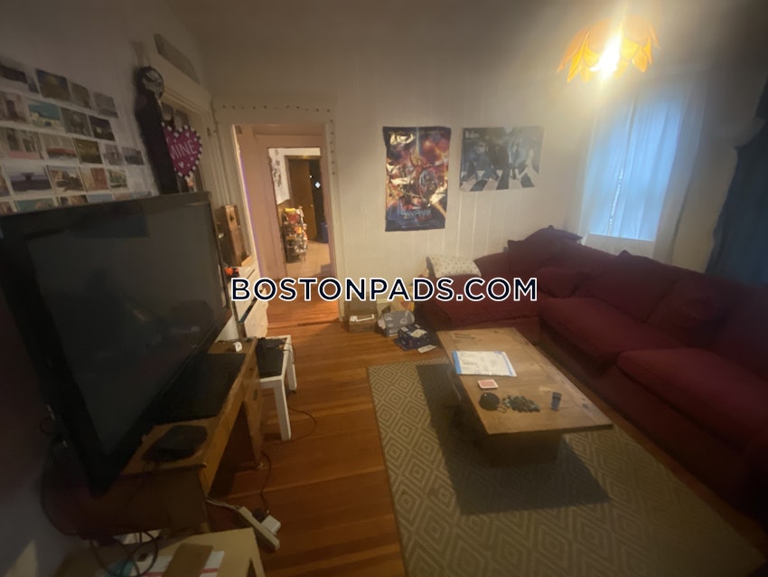 SOMERVILLE - TUFTS - 3 Beds, 1 Bath - Image 41