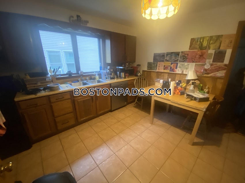 SOMERVILLE - TUFTS - 3 Beds, 1 Bath - Image 39