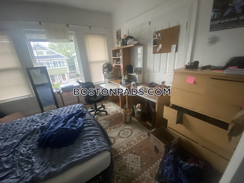 SOMERVILLE - TUFTS - 4 Beds, 1 Bath - Image 28