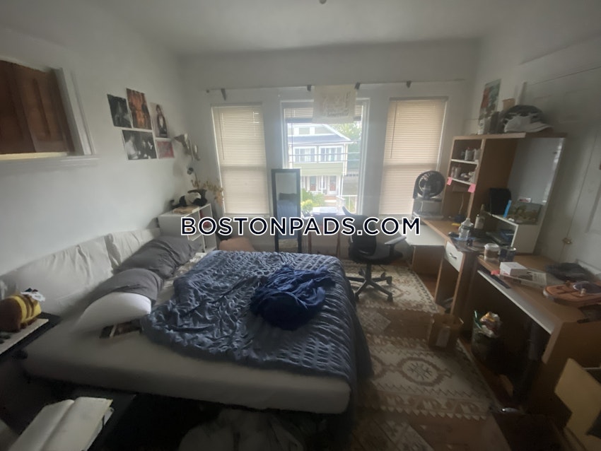 SOMERVILLE - TUFTS - 4 Beds, 1 Bath - Image 48