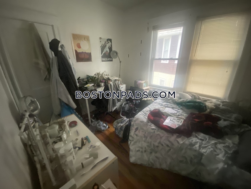 SOMERVILLE - TUFTS - 4 Beds, 1 Bath - Image 47