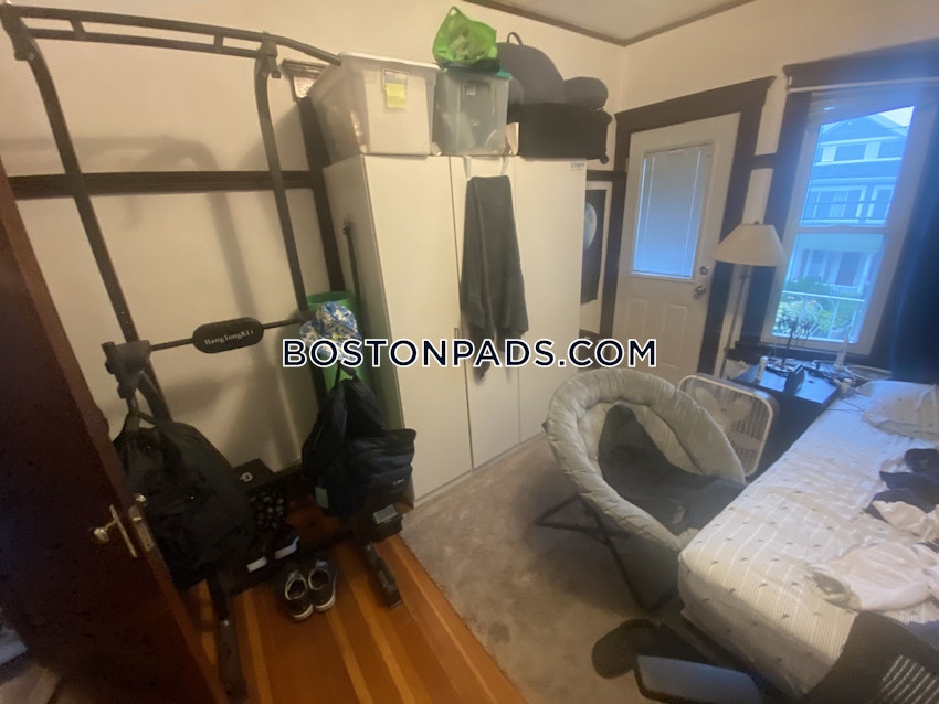 SOMERVILLE - TUFTS - 4 Beds, 1 Bath - Image 27