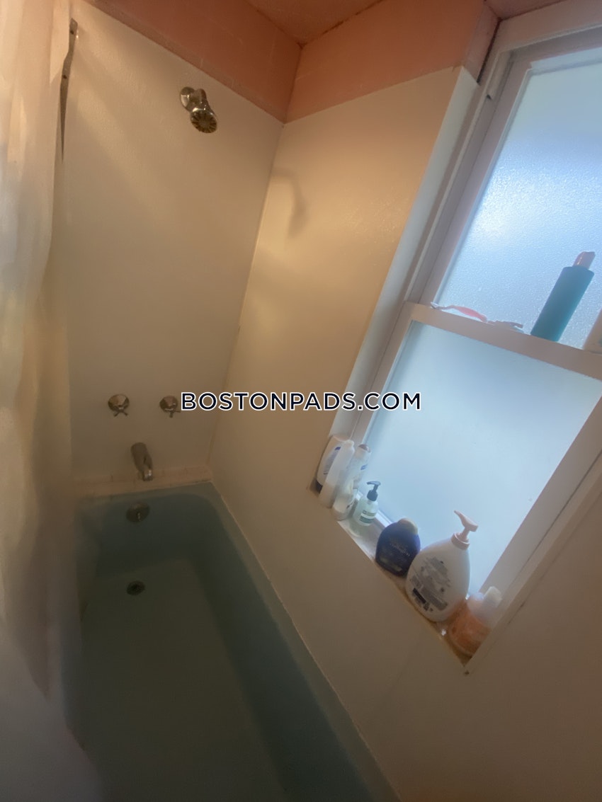 SOMERVILLE - TUFTS - 4 Beds, 1 Bath - Image 81