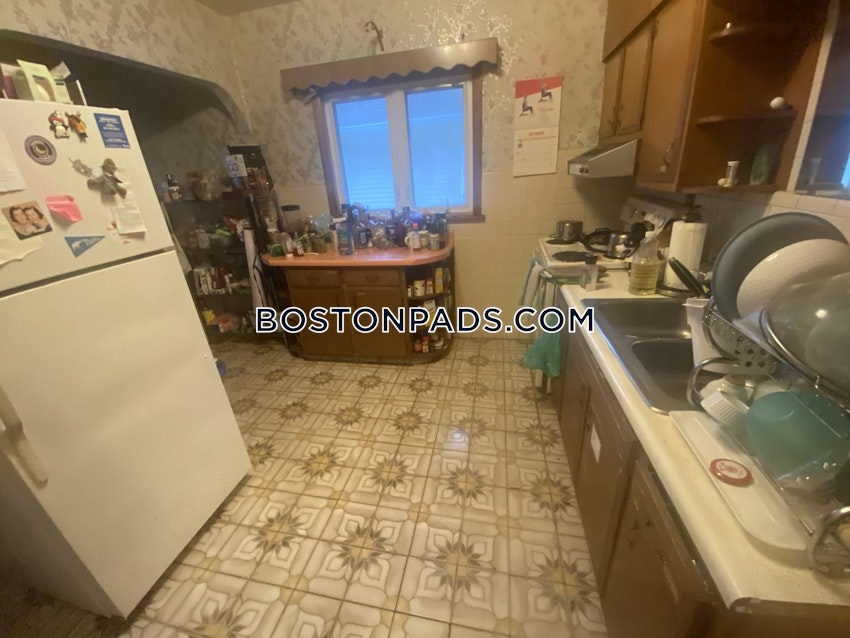 SOMERVILLE - TUFTS - 4 Beds, 1 Bath - Image 45