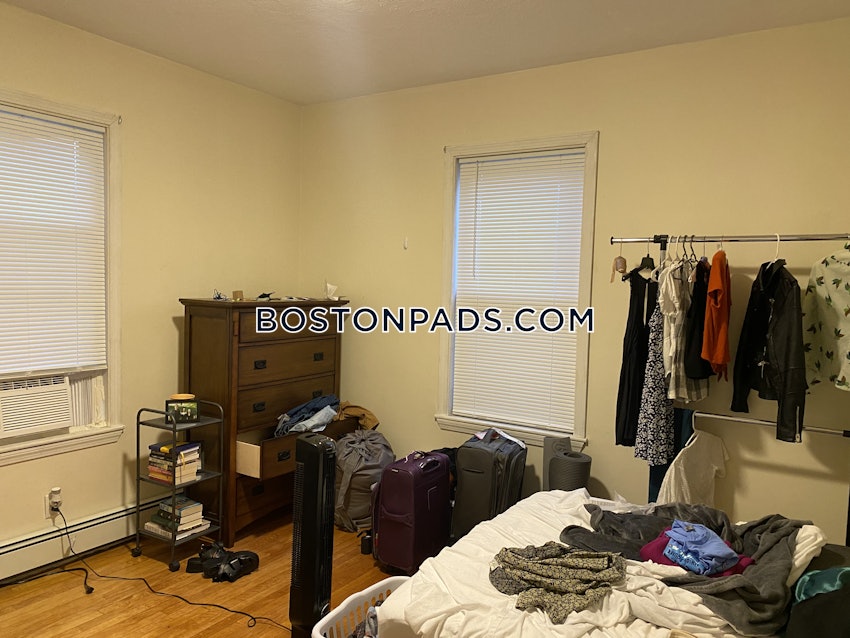 MEDFORD - TUFTS - 3 Beds, 1 Bath - Image 38