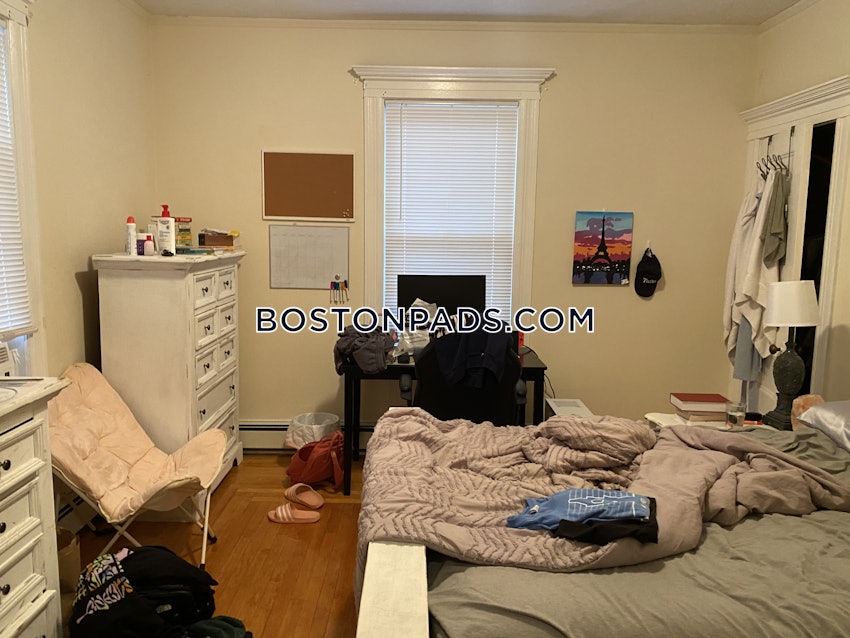 MEDFORD - TUFTS - 3 Beds, 1 Bath - Image 37