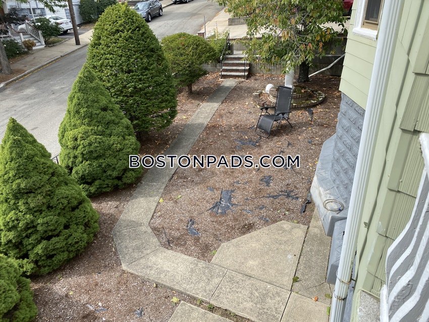 SOMERVILLE - TUFTS - 4 Beds, 2 Baths - Image 13