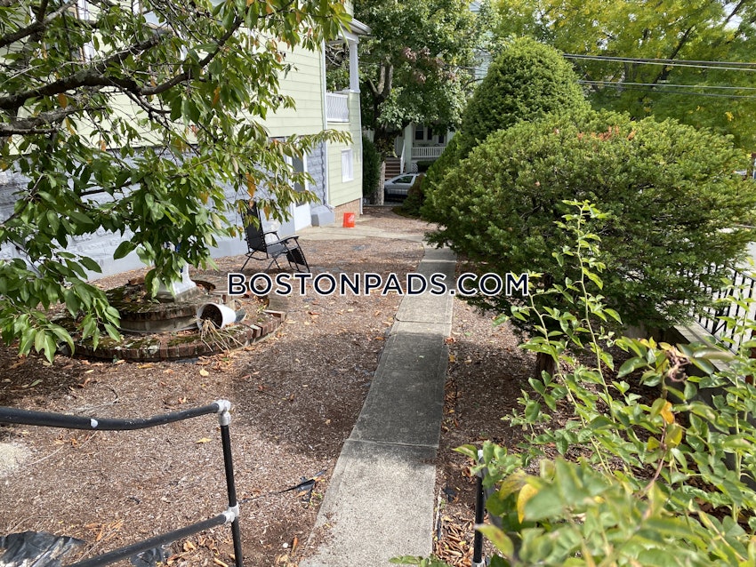 SOMERVILLE - TUFTS - 4 Beds, 2 Baths - Image 12