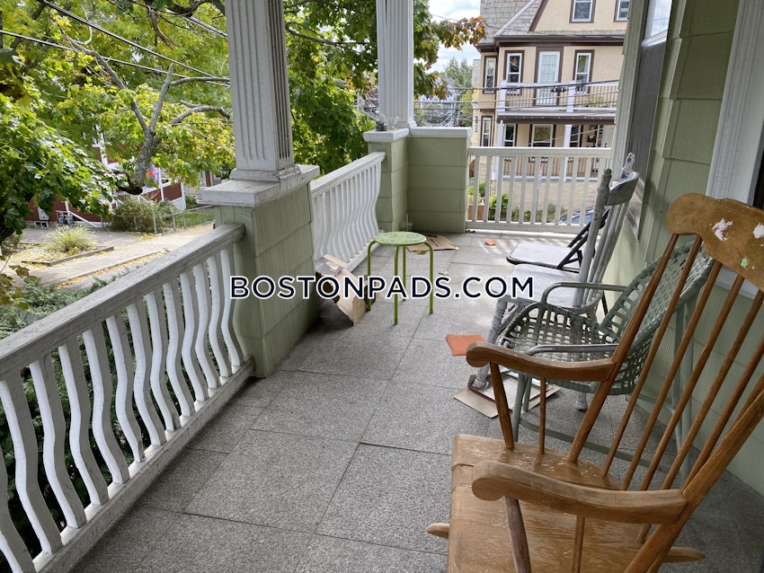 SOMERVILLE - TUFTS - 4 Beds, 2 Baths - Image 11