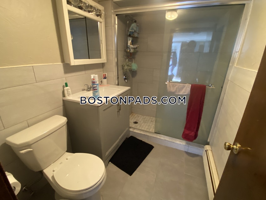 SOMERVILLE - TUFTS - 4 Beds, 2 Baths - Image 9