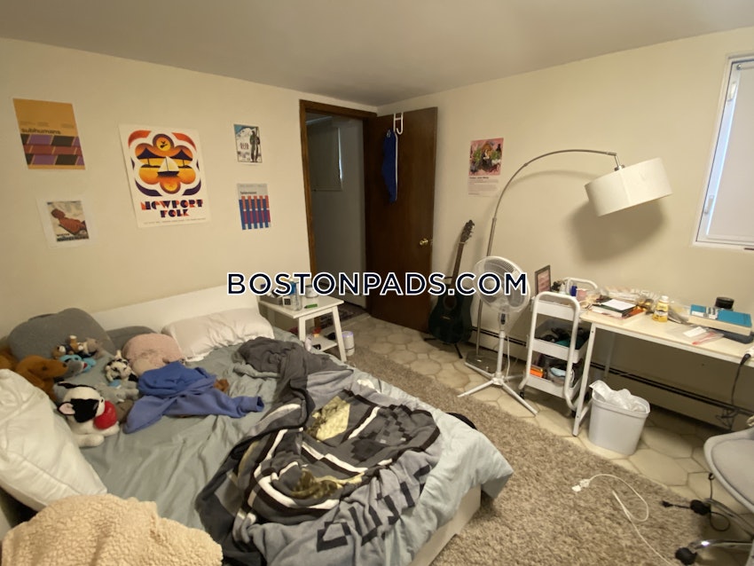 SOMERVILLE - TUFTS - 4 Beds, 2 Baths - Image 2