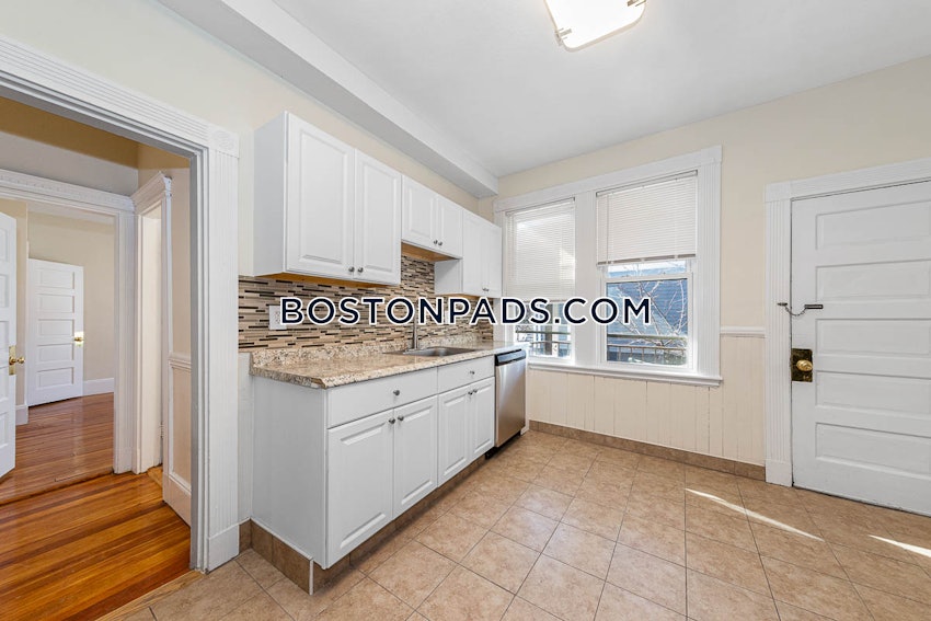 BOSTON - BRIGHTON - OAK SQUARE - 3 Beds, 1 Bath - Image 2