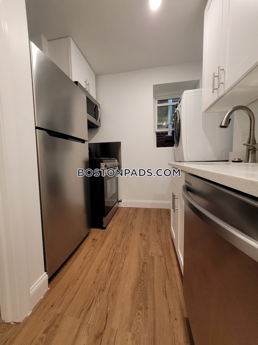 BOSTON - NORTH END - 3 Beds, 1 Bath - Image 4