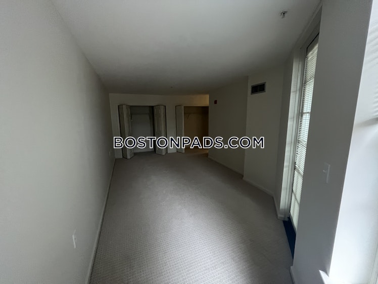 Massachusetts Ave, Cambridge