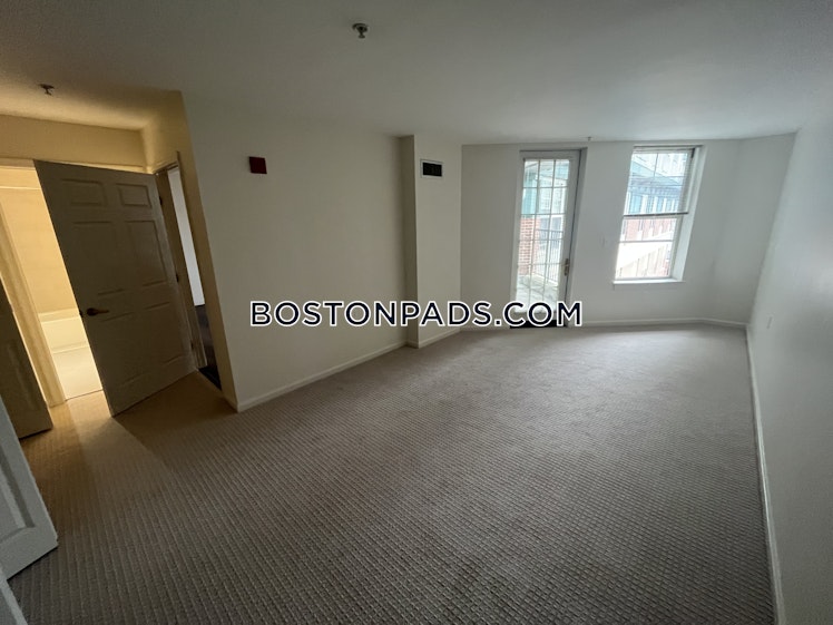 Massachusetts Ave, Cambridge