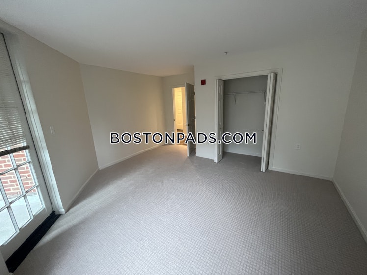 Massachusetts Ave, Cambridge