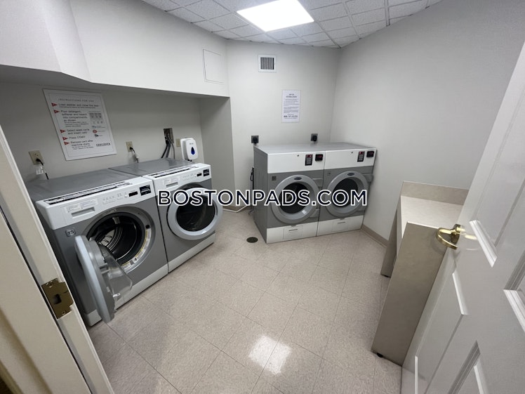 Massachusetts Ave, Cambridge