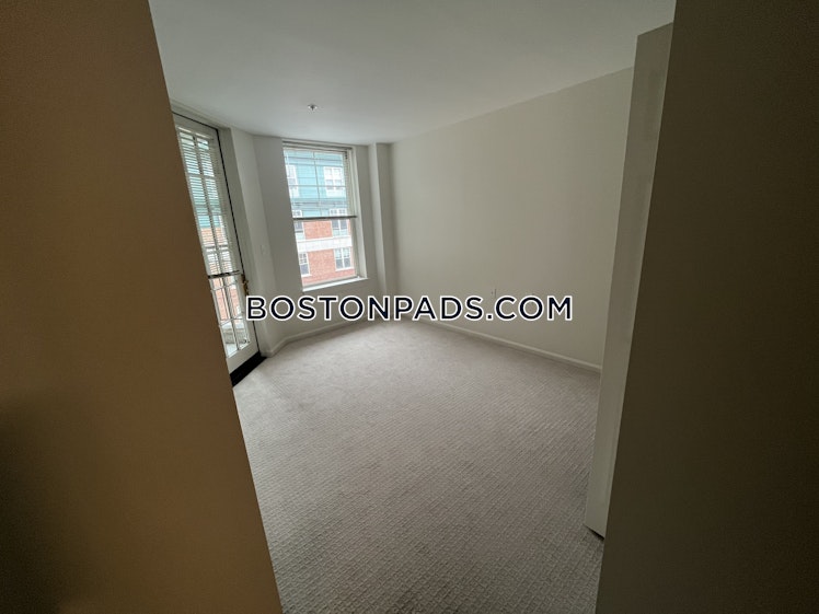 Massachusetts Ave, Cambridge