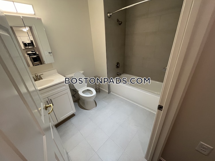 Massachusetts Ave, Cambridge