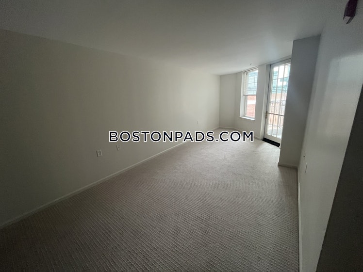 Massachusetts Ave, Cambridge