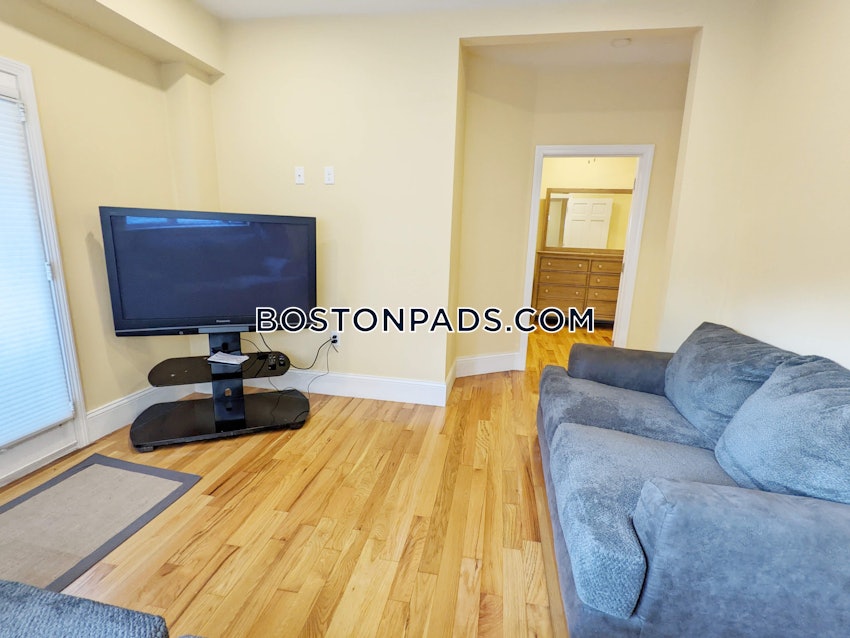 SOMERVILLE - UNION SQUARE - 4 Beds, 2 Baths - Image 1