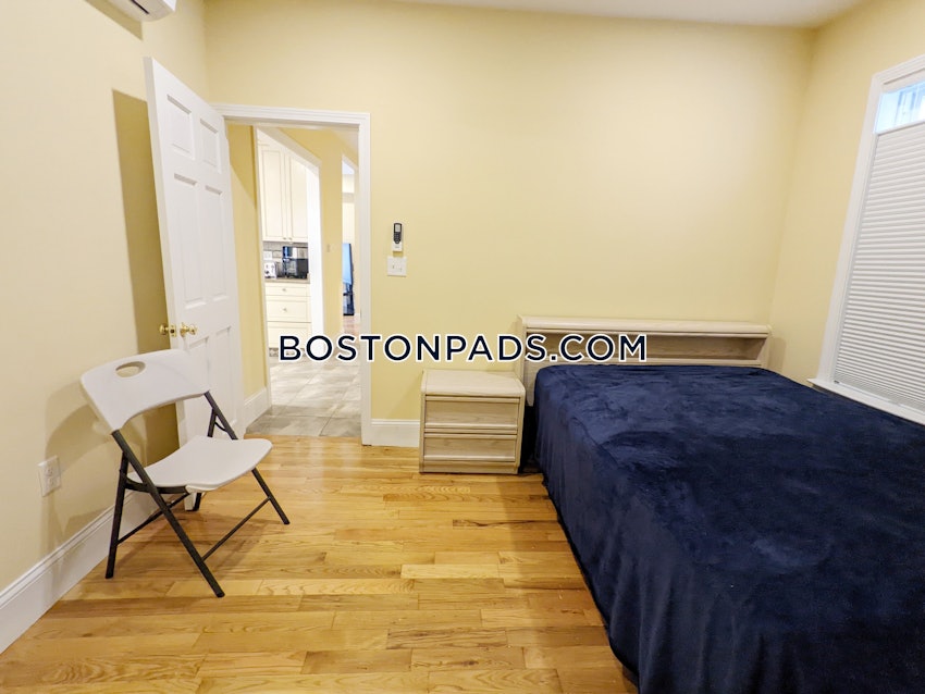 SOMERVILLE - UNION SQUARE - 4 Beds, 2 Baths - Image 3