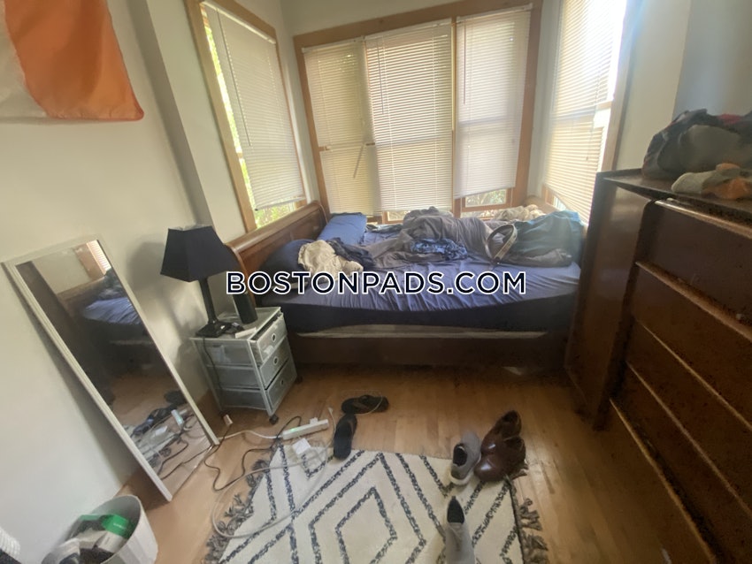 SOMERVILLE - TUFTS - 5 Beds, 1 Bath - Image 6