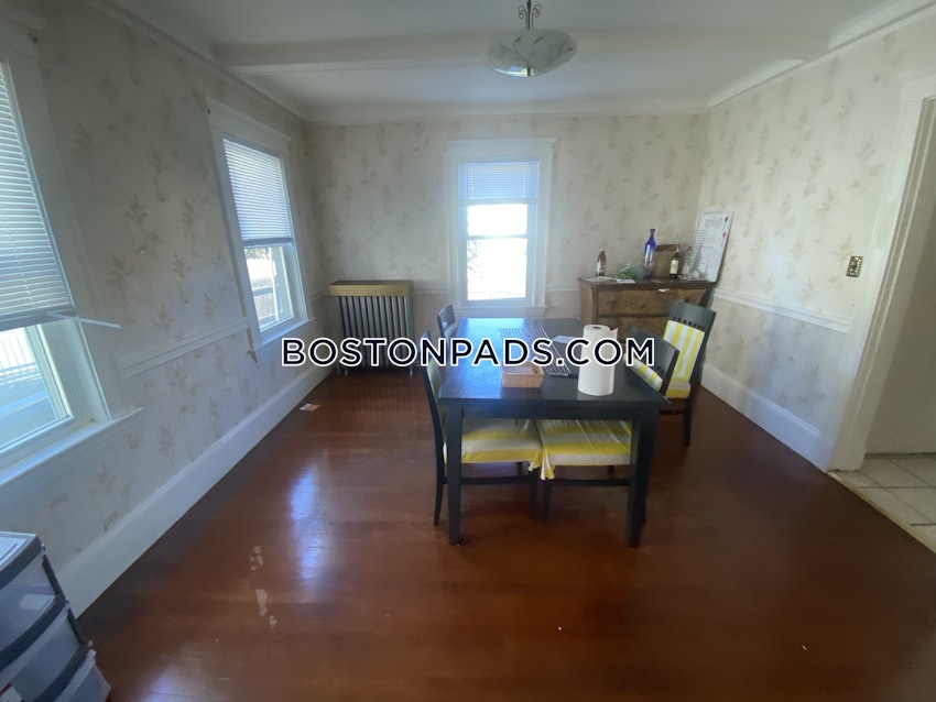 MEDFORD - TUFTS - 5 Beds, 1 Bath - Image 45