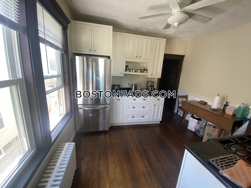 MEDFORD - TUFTS - 5 Beds, 2 Baths - Image 19