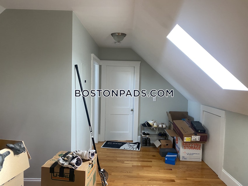 MEDFORD - TUFTS - 5 Beds, 2 Baths - Image 9