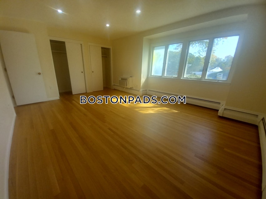 BROOKLINE - CHESTNUT HILL - 2 Beds, 1.5 Baths - Image 11