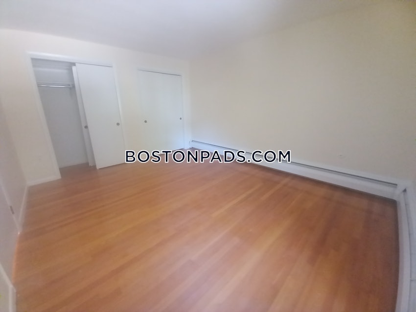 BROOKLINE - CHESTNUT HILL - 2 Beds, 1.5 Baths - Image 12