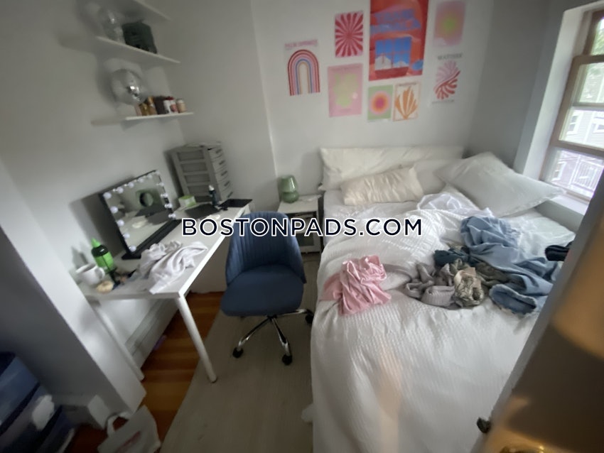 SOMERVILLE - TUFTS - 4 Beds, 1 Bath - Image 4