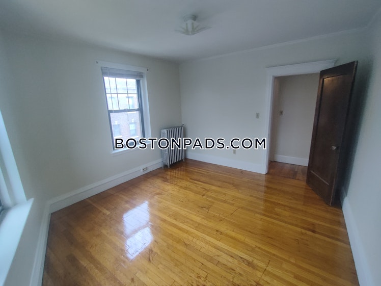 Pleasant St., Malden