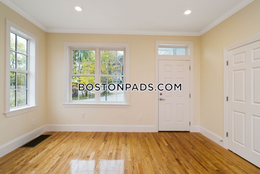 BOSTON - FORT HILL - 4 Beds, 2.5 Baths - Image 15