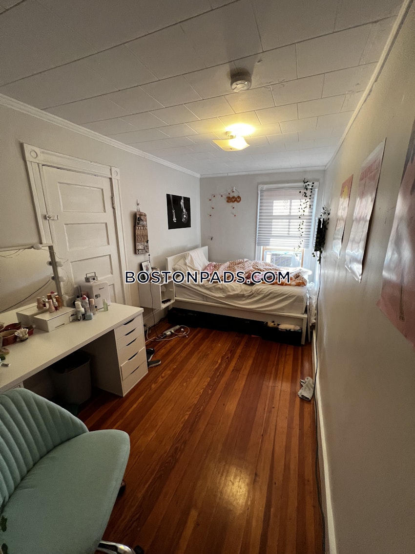 SOMERVILLE - TUFTS - 4 Beds, 1 Bath - Image 41