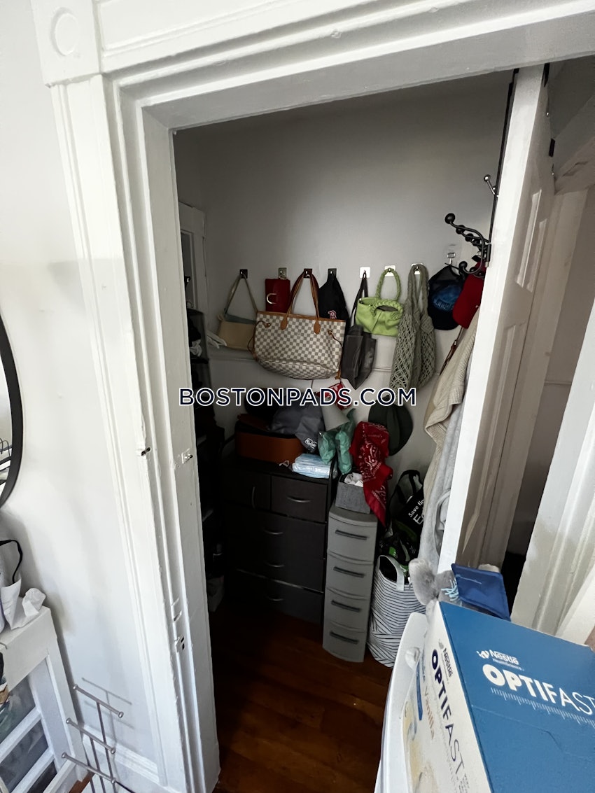 SOMERVILLE - TUFTS - 4 Beds, 1 Bath - Image 39