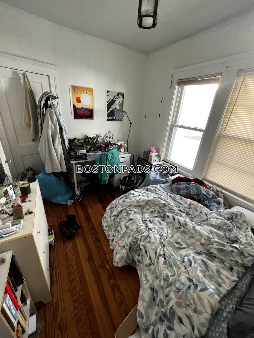 SOMERVILLE - TUFTS - 4 Beds, 1 Bath - Image 36